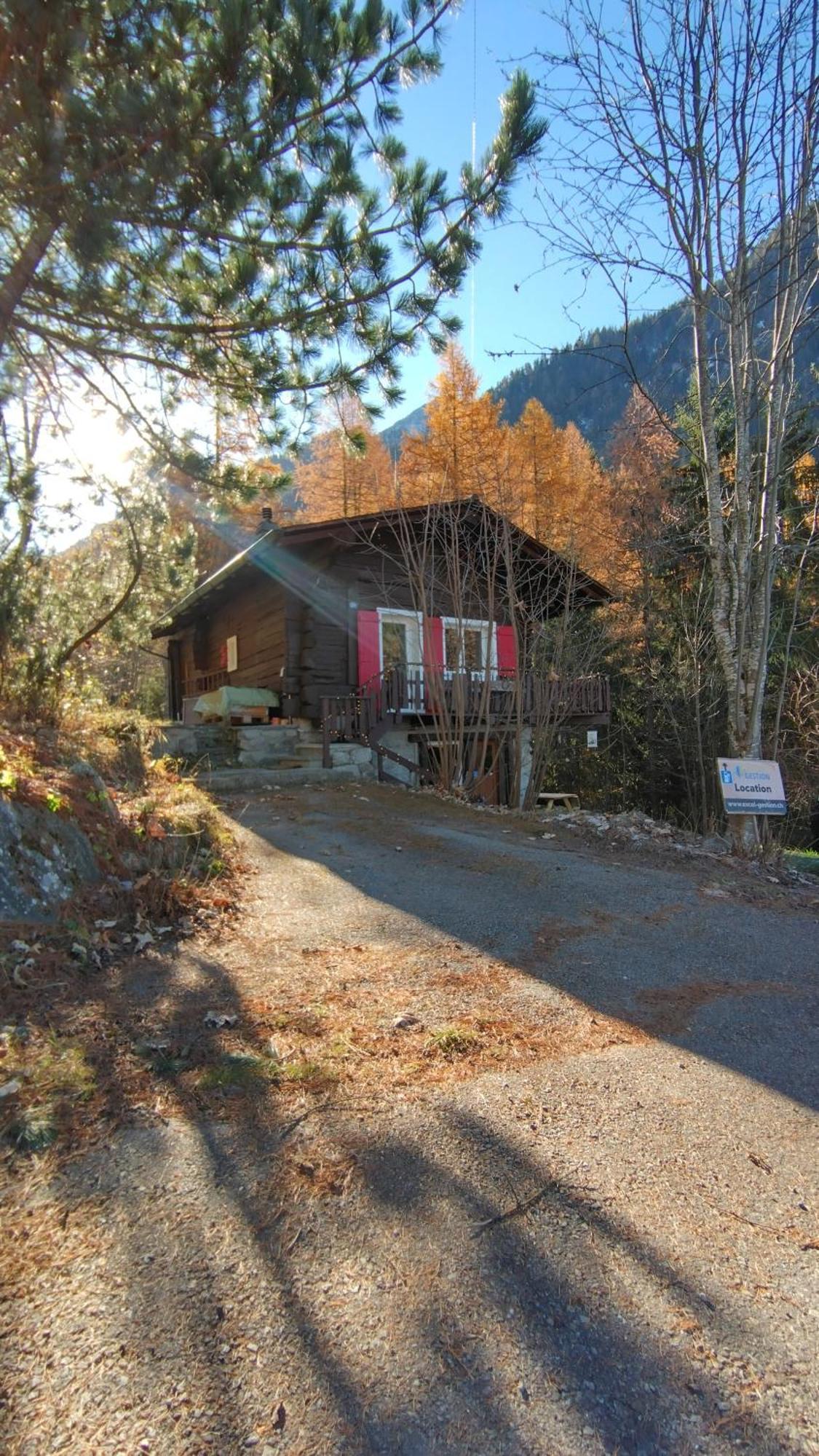 Petit Chalet Rustique Et Bucolique Bovernier Экстерьер фото